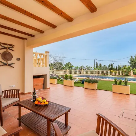 Fina - Plusholidays * Calpe