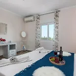 Fina - Plusholidays Calpe