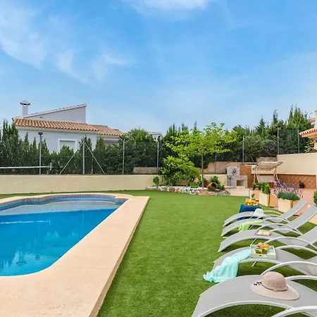 Fina - Plusholidays Calpe