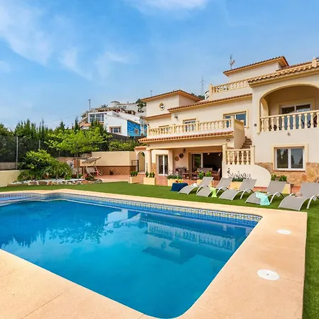 Fina - Plusholidays Calp