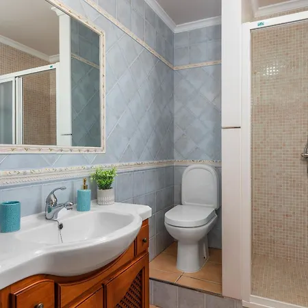 Fina - Plusholidays Calpe