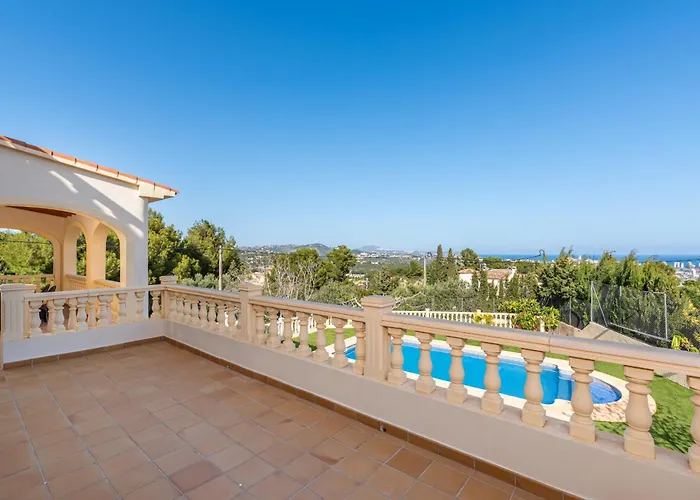 Fina - Plusholidays Calpe