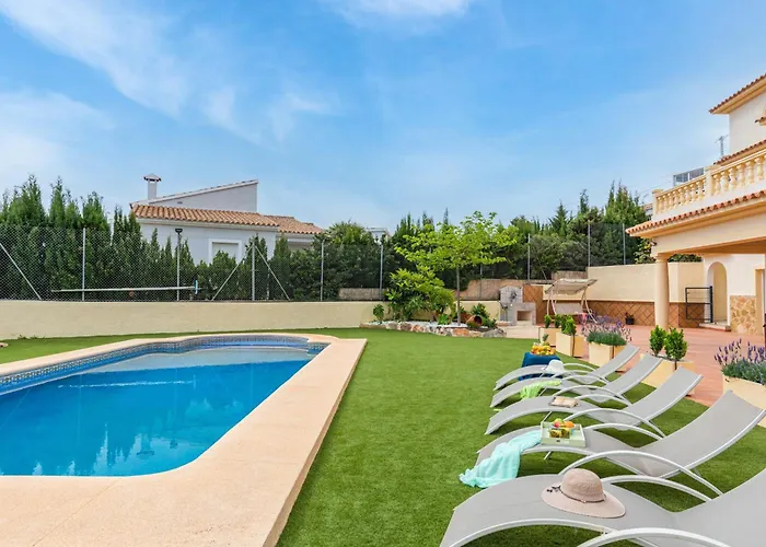 Fina - Plusholidays Calpe