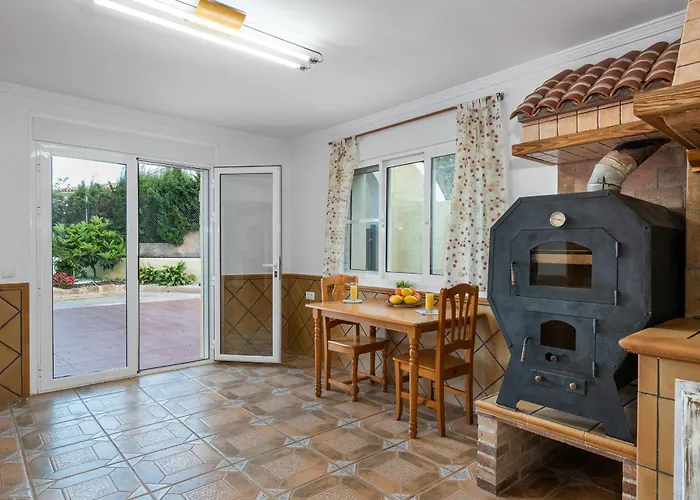 Fina - Plusholidays Calpe