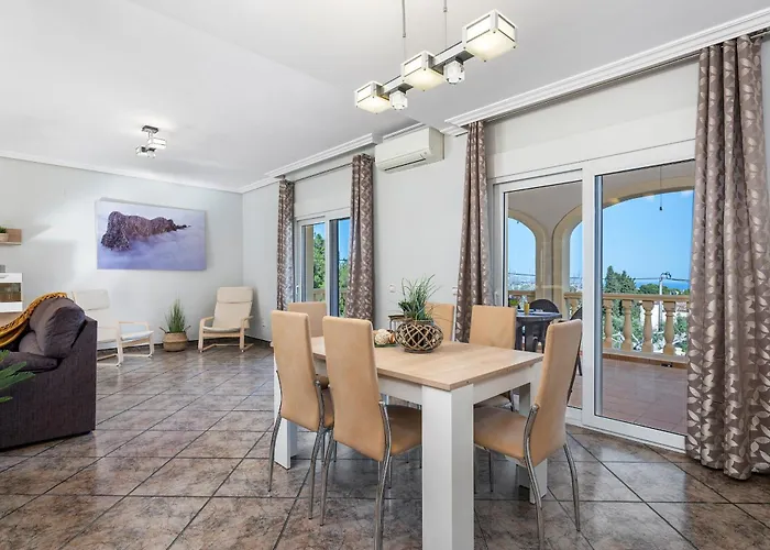 Fina - Plusholidays *