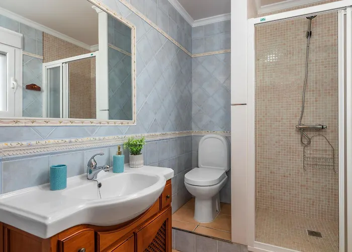 Fina - Plusholidays Кальпе