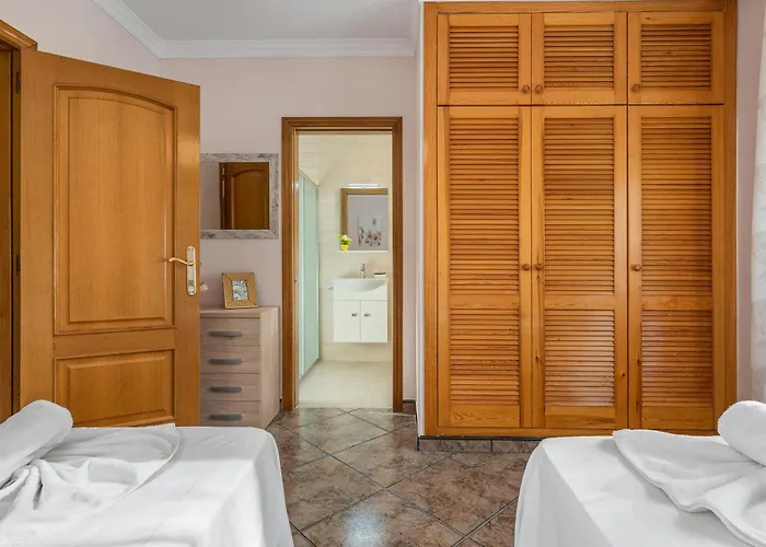 Fina - Plusholidays Вилла