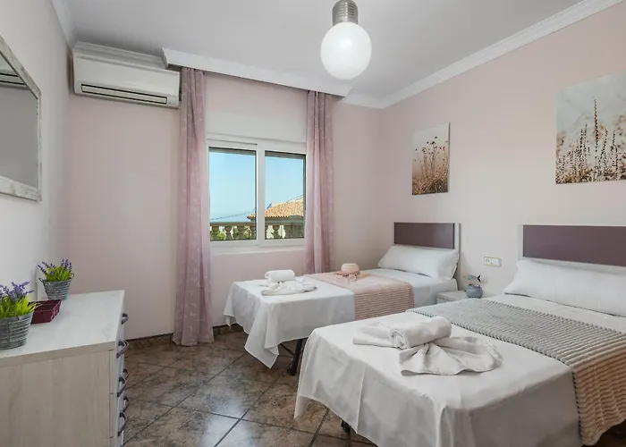 Fina - Plusholidays *